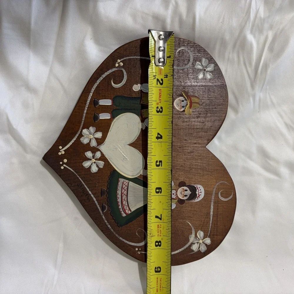 Vintage folk art heart Boy Girl German Flowers Shape‎ wooden plaque Grandma Core